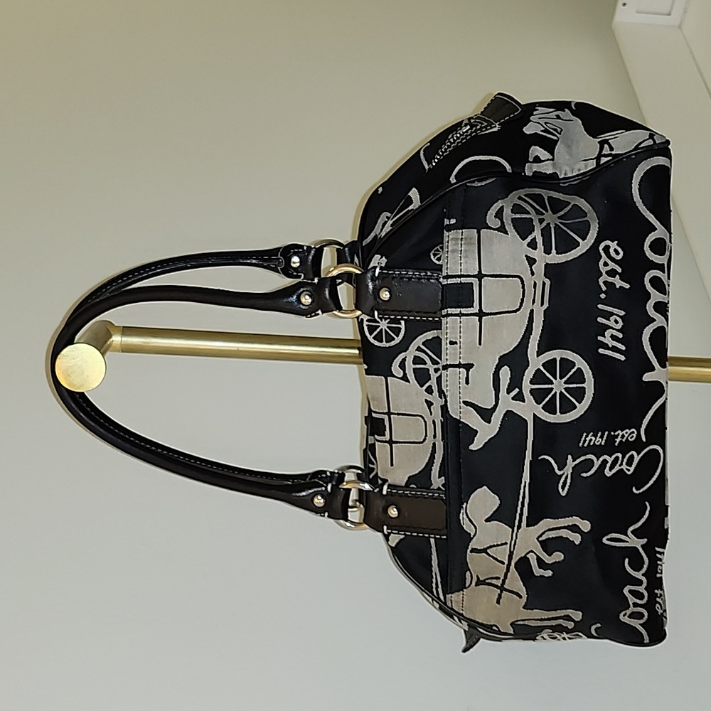 Coach Y2K Fashion Bug Horse Carriage Soho/Shoulder Bag Black and Cream - Picture 15 of 16